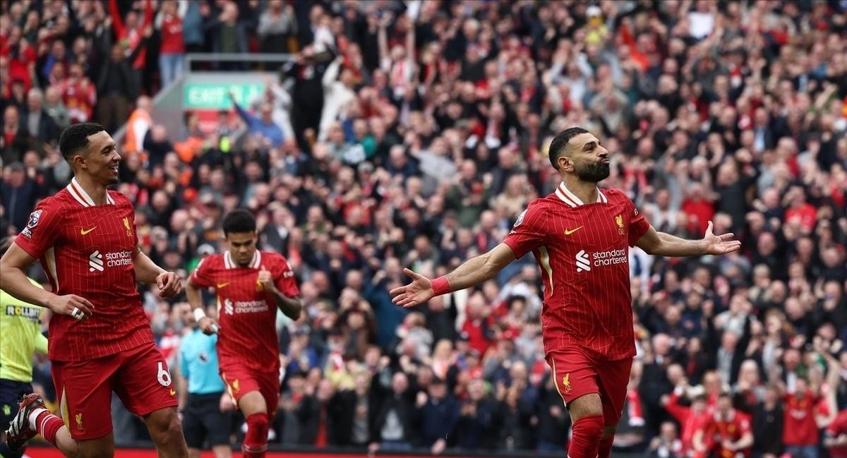 战术调整引爆全场！，萨拉赫意外战胜巴黎圣日耳曼再创辉煌时刻的简单介绍