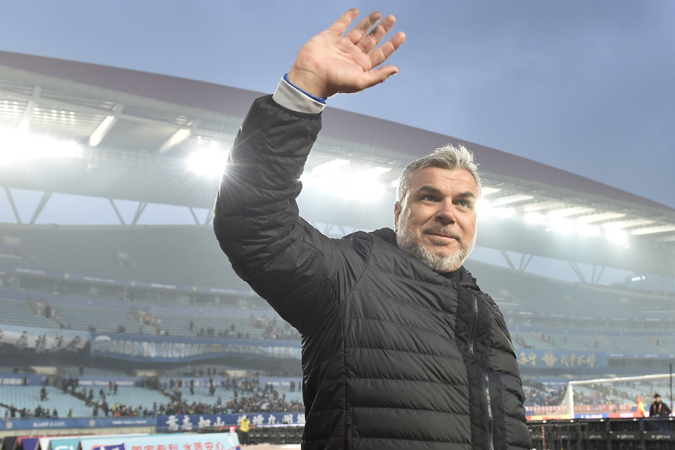 今晚国王杯传出新动向；法兰克福门线救险；管理层表态——态度坚定；数据趋势出现新变化的简单介绍