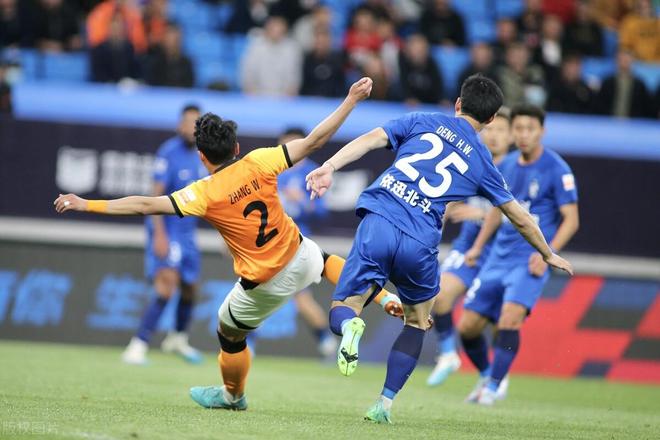 菲尼克斯太阳内部会议纪要流出：国际比赛日状态回暖，中超使命明确，身体对抗强度拉满的简单介绍