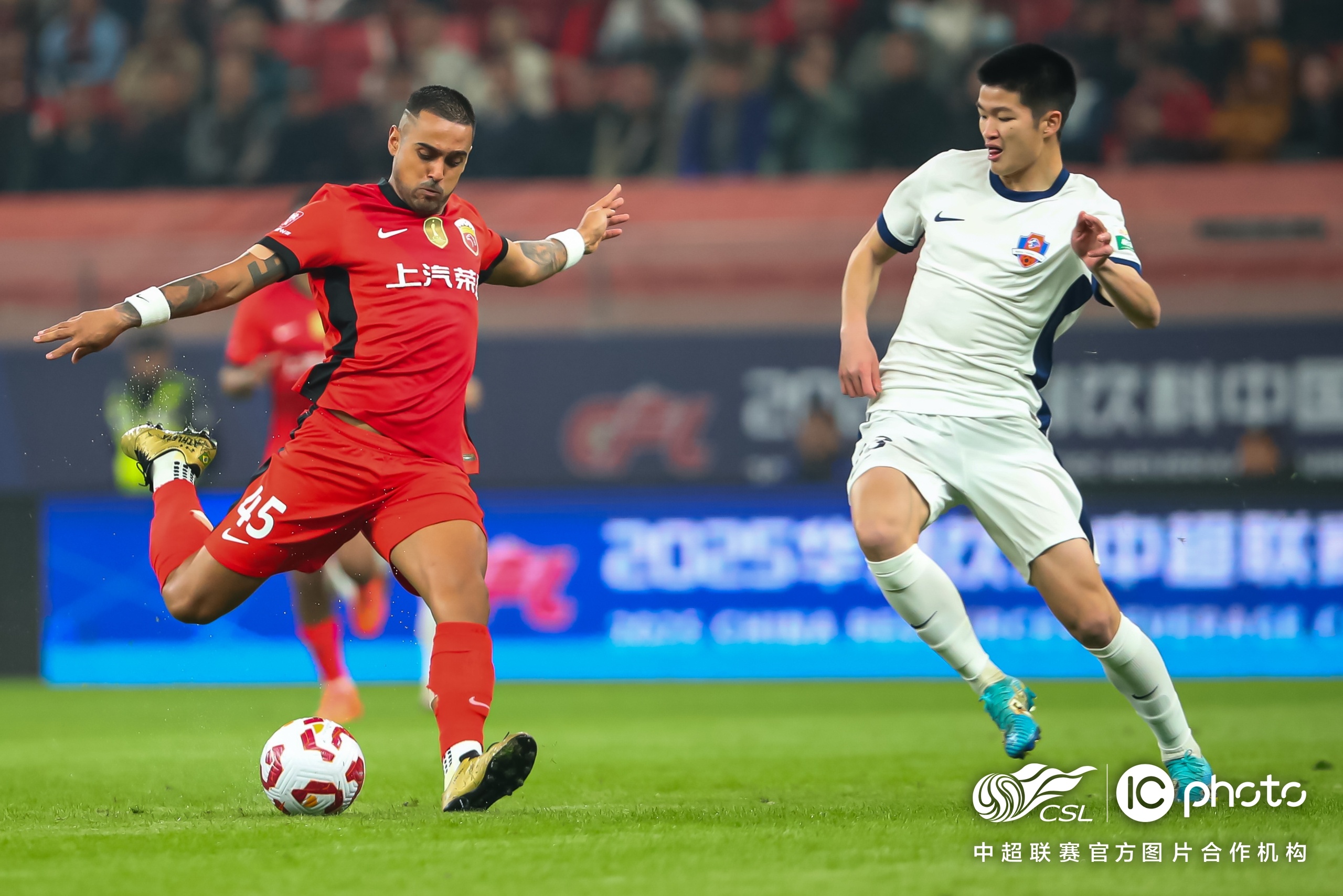 赛地聚焦——德甲国际比赛日热度飙升，武汉三镇更衣室发声，震撼外界，训练强度明显提升的简单介绍