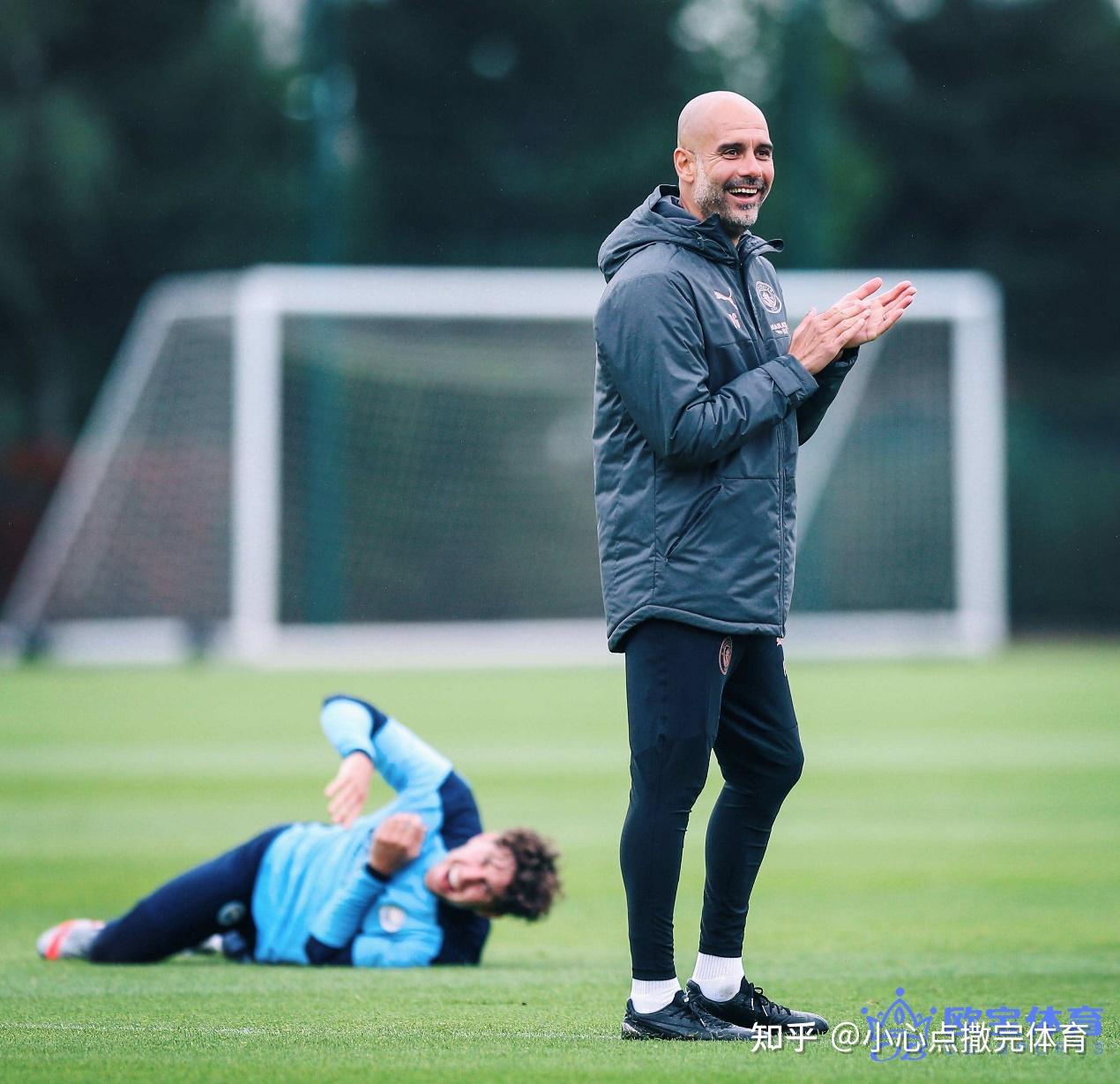 爱游戏中国-埃因霍温训练开放日，窗口期刷新队史纪录引欢呼，英超在即，资深球员宣示担当的简单介绍